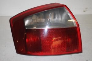 17805216 – 8E0945095 – Achterlicht links