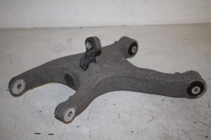 17811028 – 8R0505312F – Draagarm onder rechts-achter