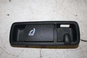 17816743 – 8P78856944PK – Achterbank slot