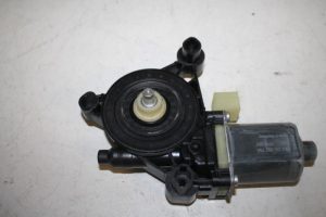 17818444 – 8W0959802 – Door window motor