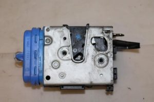 17794126 – 8D0839015A – Deurslot Mechaniek 4Deurs links-achter