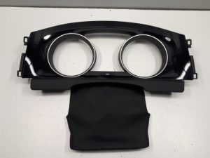 19686031 – 5G0857189AAH – Kilometerteller sierlijst