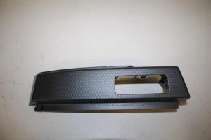 17817360 – 82C853189VY1 – Dashboard sierlijst