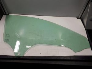 22002854 – 8W8845202 – Door window 4-door, front right