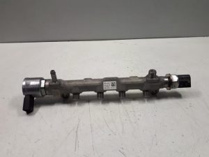 21652304 – 04L130089G – Brandstofverdeler