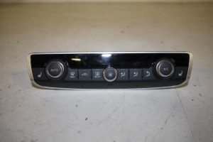 17819937 – 8V0820043QIMJ – Climatronic Panel