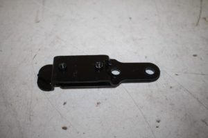 17822339 – 8T8813384B – Steun (diversen)