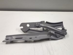20994751 – 10A823301A – Bonnet Hinge