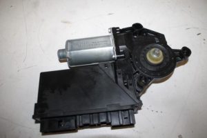 17826269 – 8E0959802E – Door window motor
