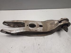 21958257 – 4M0505311J – Draagarm onder links-achter