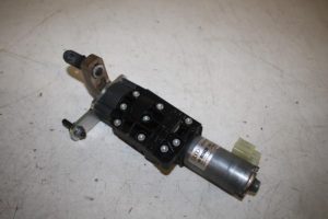 17830334 – 4G9827851E – Sluithulpmotor achterklep