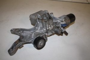 17826636 – 06L903143D – Dynamosteun boven