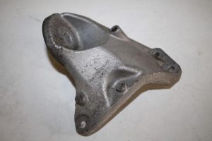 17802216 – 4F0399113B – Getriebe Halterung