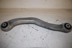 17812968 – 8K0505324H – Draagarm boven rechts-achter