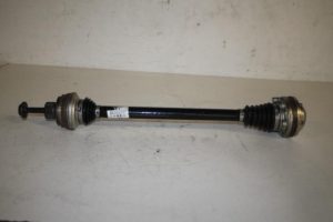 17818032 – 8R0501203C – Antriebswelle links hinten