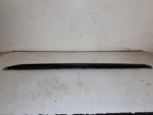 20589876 – 4K8854867AY9B – Seitenschürze links