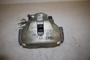 17806786 – 8E0615123A – Remklauw (Tang) links-voor