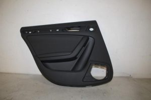 17822792 – 8T8867303FWFA – Portierbekleding 4Deurs links-achter