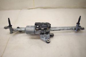 17801071 – 8R2955023D – Wiper motor + mechanism