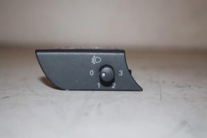 17831624 – 8E29190945PR – AIH headlight switch