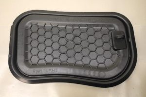 17800042 – 4G0837915A – Deurplaat 4Deurs links-voor