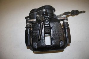 17818129 – 4H0615404B – Remklauw (Tang) rechts-achter