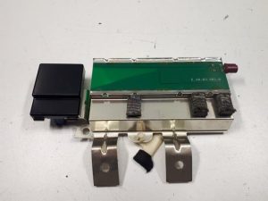 20218977 – 8J7035503A – GPS antenna