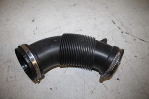 17811822 – 06H129629F – Air intake hose