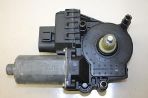 17796024 – 4B0959802B – Door window motor