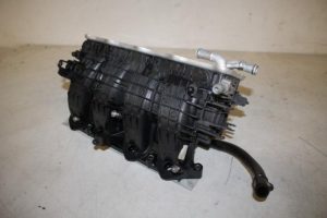 17821398 – 04E129709S – Inlaatspruitstuk