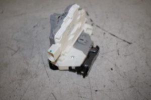 18836818 – 8J1837015A – Door lock mechanism 4-door, front left