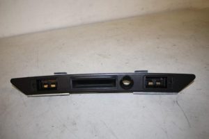 17820528 – 8E0827574F3FZ – Handgreep Achterklep