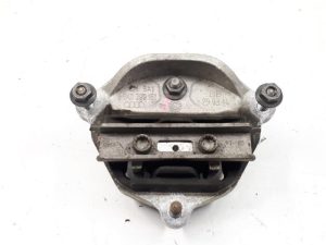 20370950 – 8K0399151CN – Getriebe Halterung