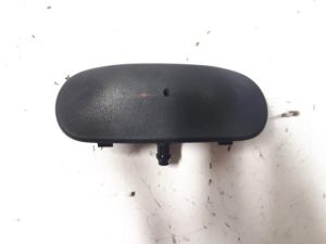 18978766 – 81A955988A – Ruitensproeier voor