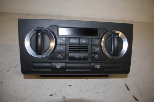 17810753 – 8P0820043M5PR – Climatronic Panel