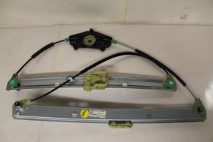17794845 – 8R0837462B – Window mechanism 4-door, front right