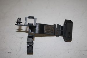 17809771 – 8W0906629C – Steun (diversen)