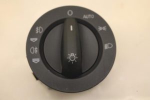 17800944 – 4F1941531D5PR – Light switch