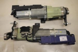 17801510 – 8R0827 – Sluithulpmotor achterklep