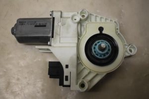 17798070 – 4F0959802D – Fenstermotor Tür