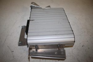 17812084 – 4E0910465B – Radio versterker