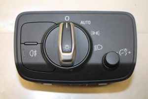 17798572 – 8V0941531K5PR – Licht Schalter