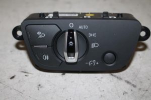 17814387 – 4M0941531AA5PR – Licht Schalter