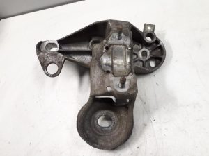 21362891 – 8E0199352F – Motorsteun