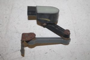 17805905 – 4E0907503C – Xenon height adjustment