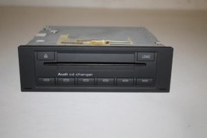 17817158 – 8E0035111 – CD Wisselaar