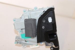17791021 – 8J1837016D – Front door lock mechanism 4-door, right