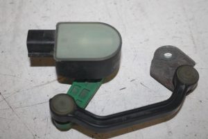 17805907 – 4F0505465M – Xenon height adjustment