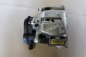 17792090 – 8K0615404E – Remklauw (Tang) rechts-achter