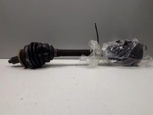 19596108 – 6Q0407271AT – Antriebswelle links vorne